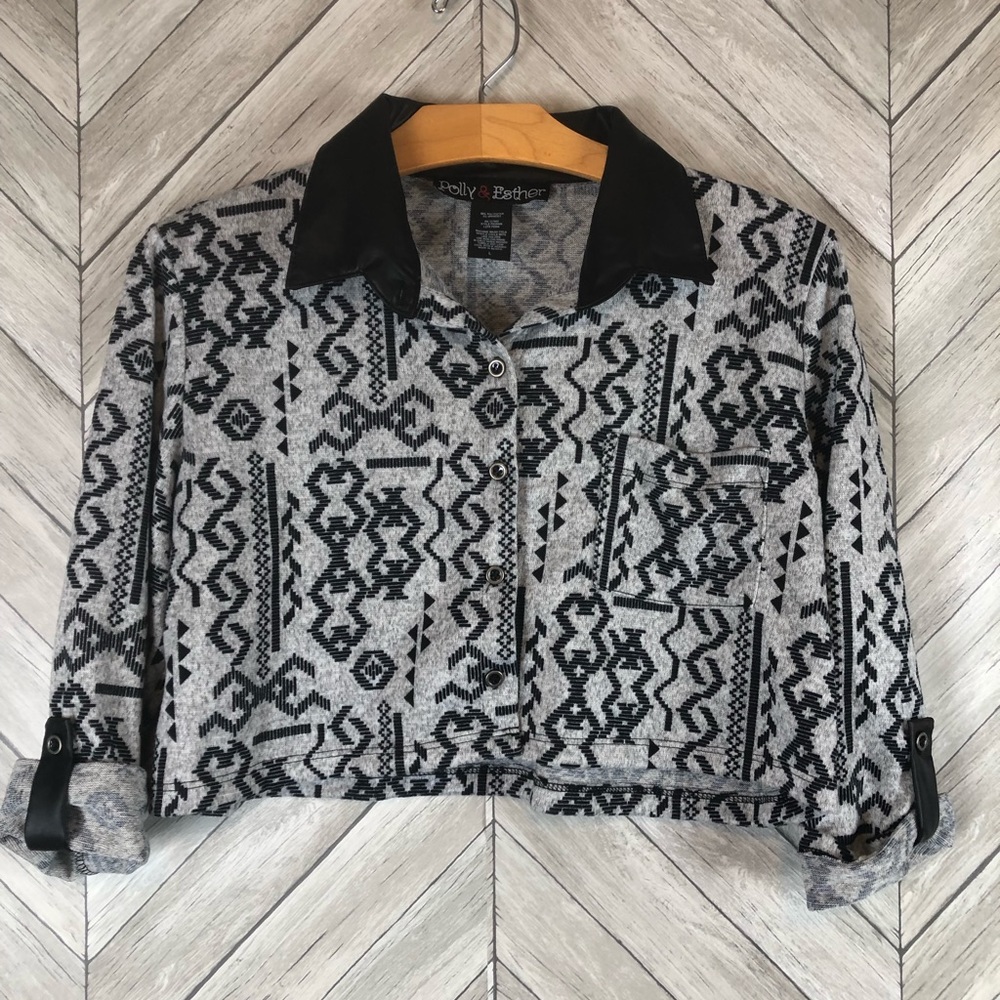 Poly & Esther Geometric Crop Top Size Large